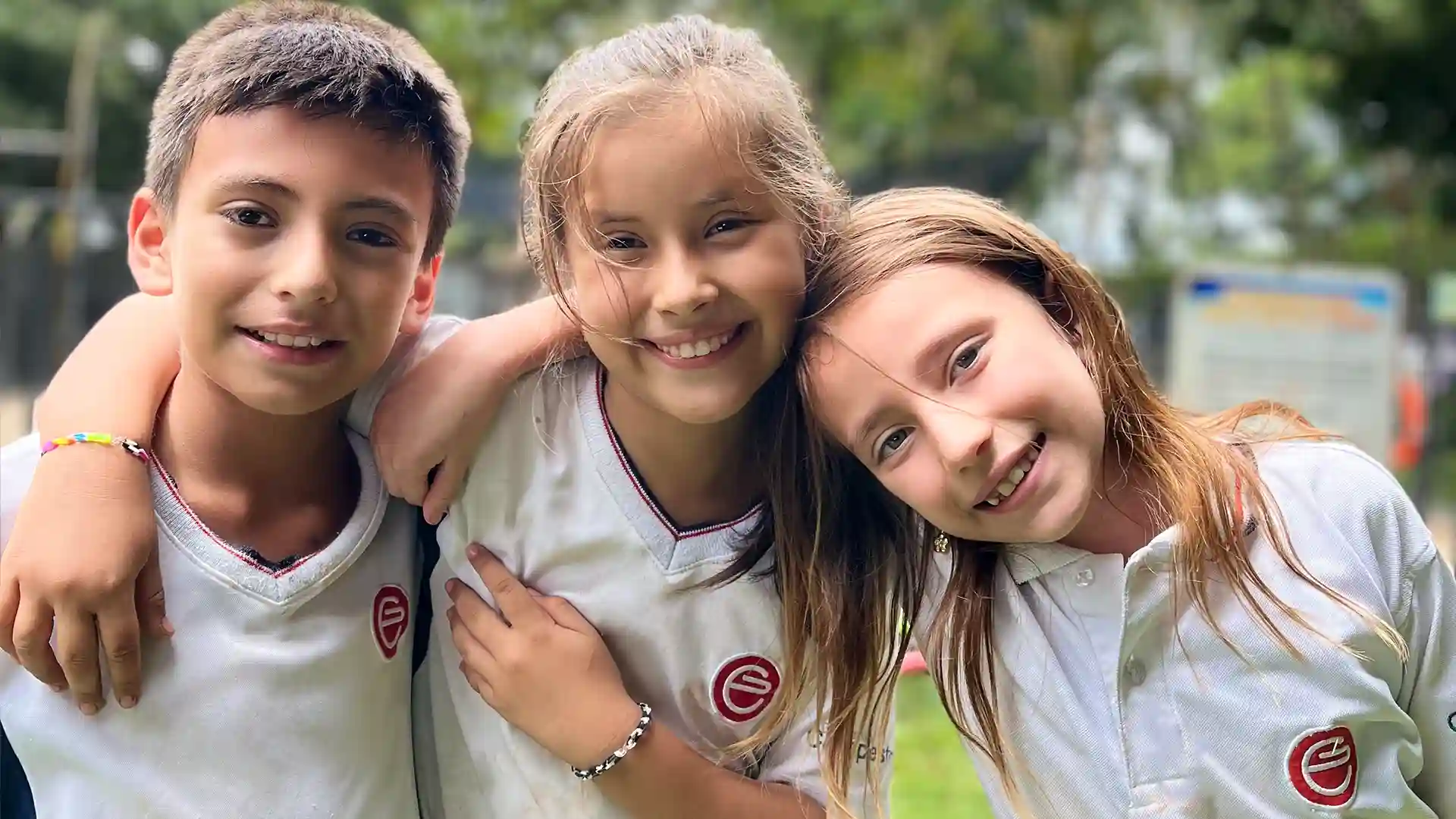 Gimnasio Campestre Ibagué - La responsabilidad de ser ¡Diferentes! 2 svg+xml;charset=utf