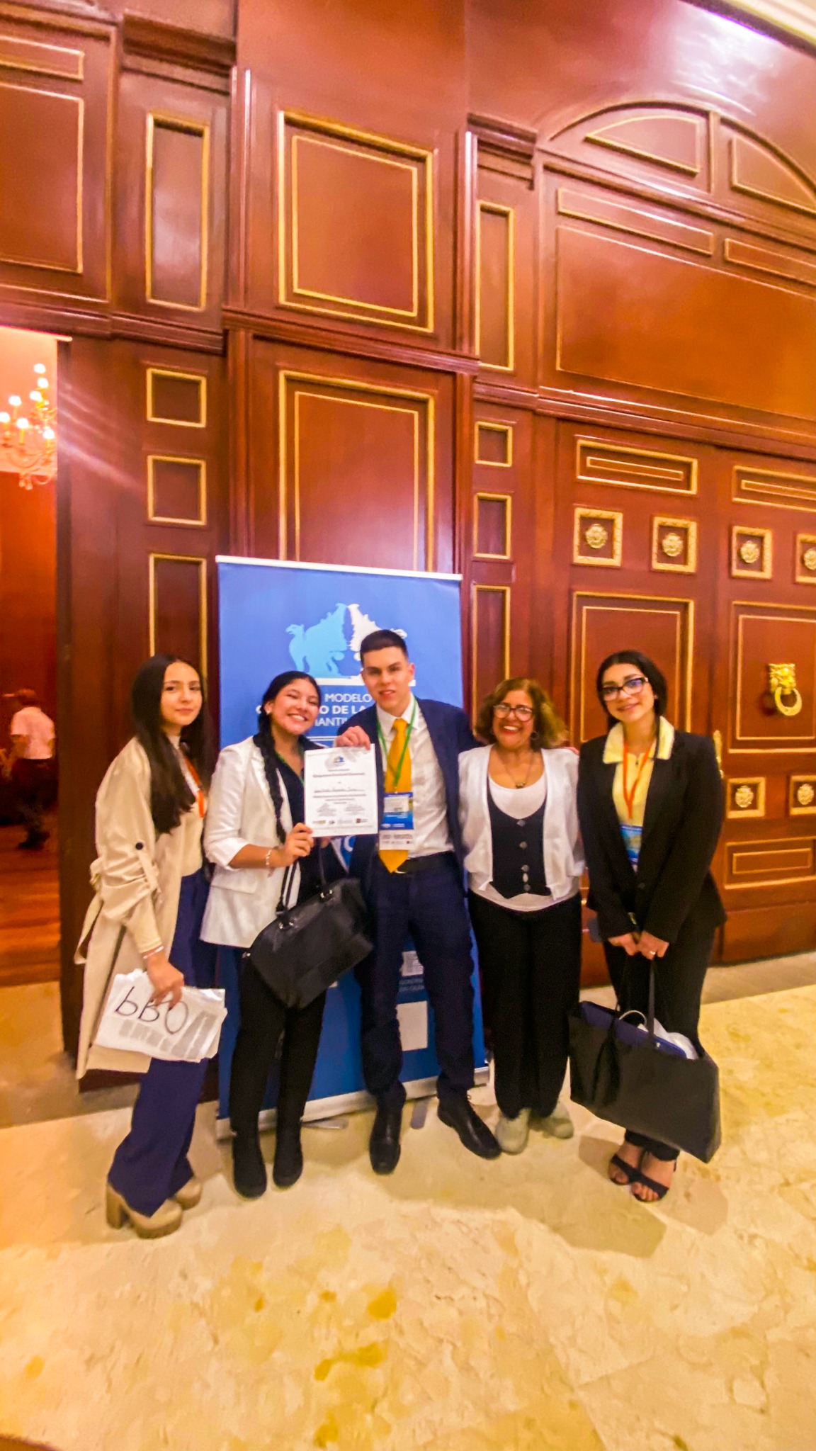 Cuando las cosas se hacen con empeño y cariño, no hay imposibles ❤

Felicitaciones a nuestros estudiantes, padre y cuerpo docente que hace posible que el Gimnasio Campestre se convierta en el orgullo de toda una región.

#gimnasiocampestre #MejorColegio #Liderazgo #ibague #GIMCAM