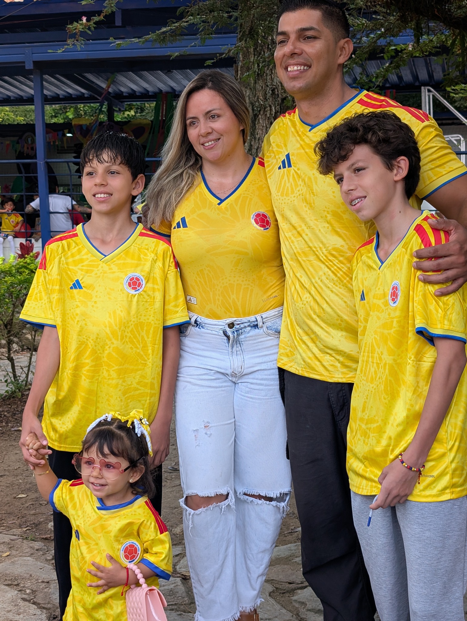 Ser papá es el trabajo más complejo, retador y divertido del mundo.🕺🏆

Hoy celebramos a esos papás que eligen estar presentes en cada paso, que trabajan en equipo y que entienden que el legado más valioso no es material, son estos recuerdos felices que se quedan grabados para siempre. ❤️🌿

Féliz Día Papás!!!

##díadelpadre #Colegio #ibague #GIMCAM #MejorColegio